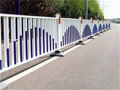 河南道路護欄進行涂漆的原因是什么