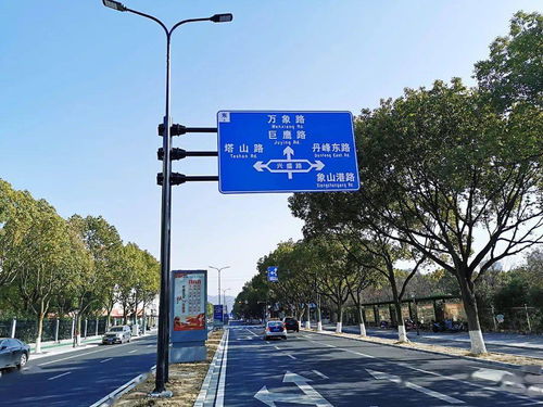 總投資1240萬元的中心城區(qū)道路公共設施指引標志工程全面完工